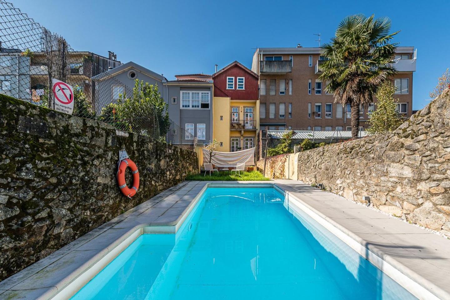 Guestready - Cedofeita Pool Suites OOporto Esterno foto