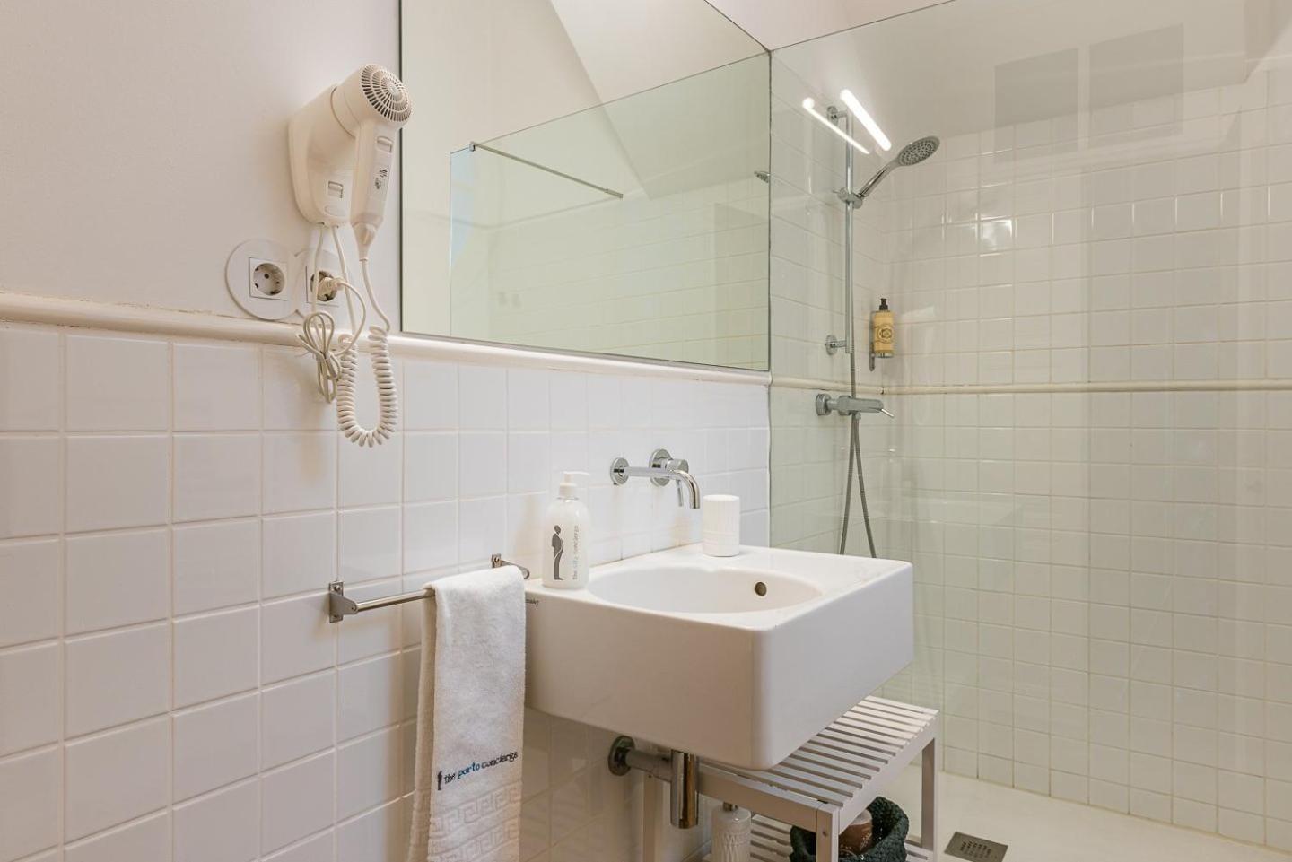 Guestready - Cedofeita Pool Suites OOporto Esterno foto