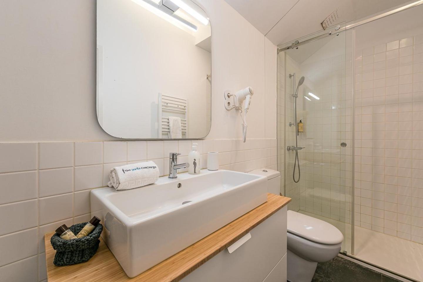 Guestready - Cedofeita Pool Suites OOporto Esterno foto