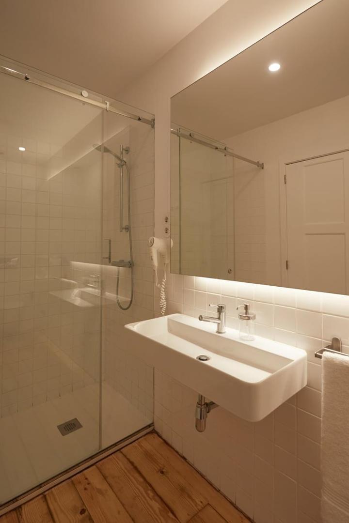 Guestready - Cedofeita Pool Suites OOporto Esterno foto