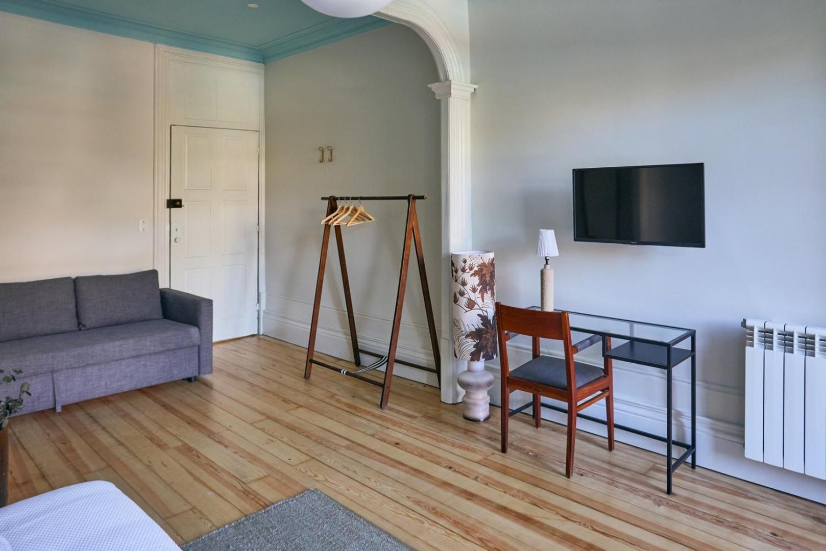 Guestready - Cedofeita Pool Suites OOporto Esterno foto